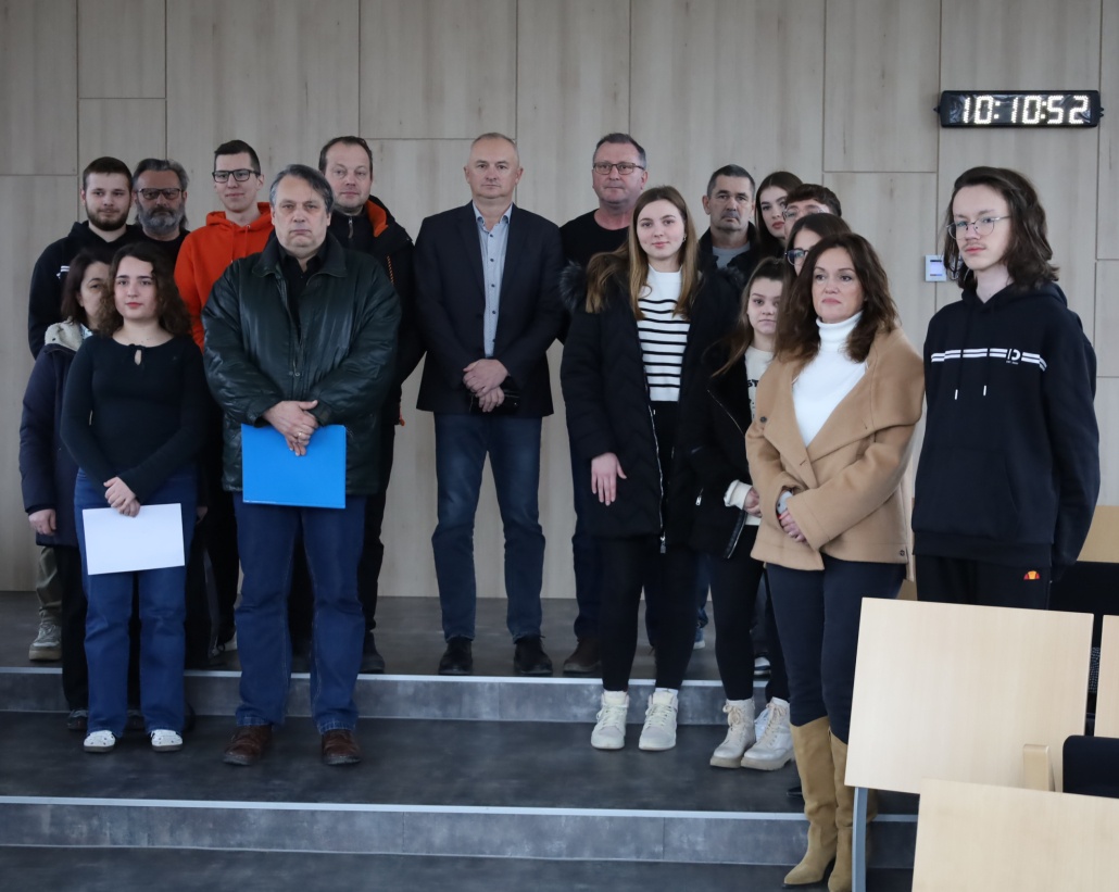 Potpisivanje ugovora o stipendiranju učenika i studenata