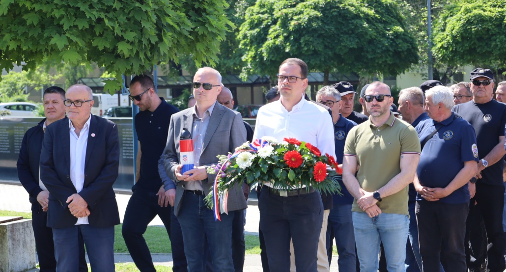 Gradonačelnik položio vijence povodom obilježavanja VRO „Bljesak“